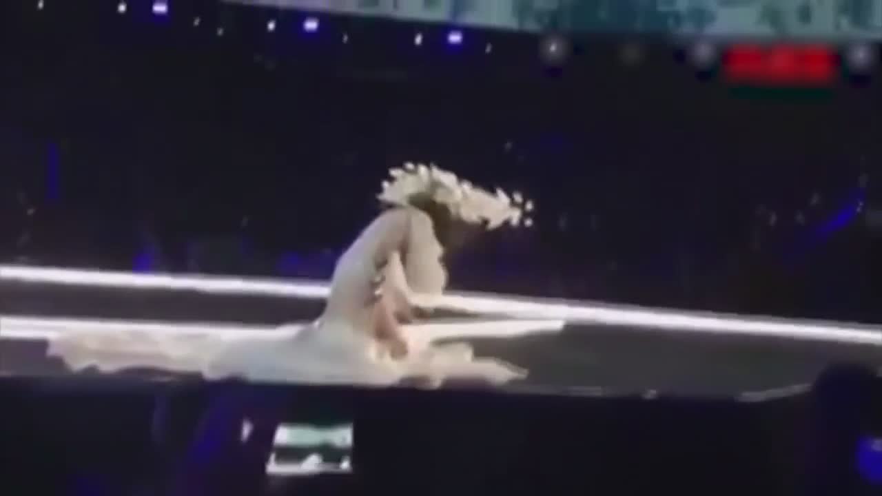 [4K超清]美女T台秀，好身材就该秀出来