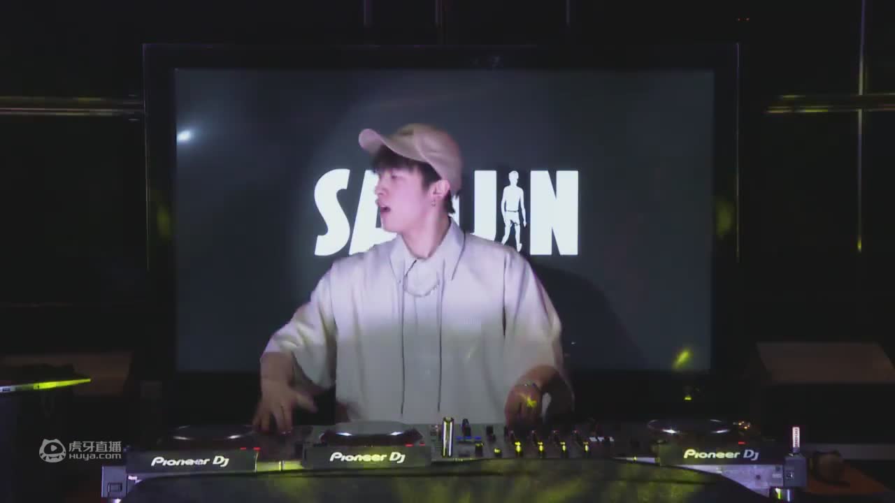 云蹦迪 宝藏男孩三金热力返场