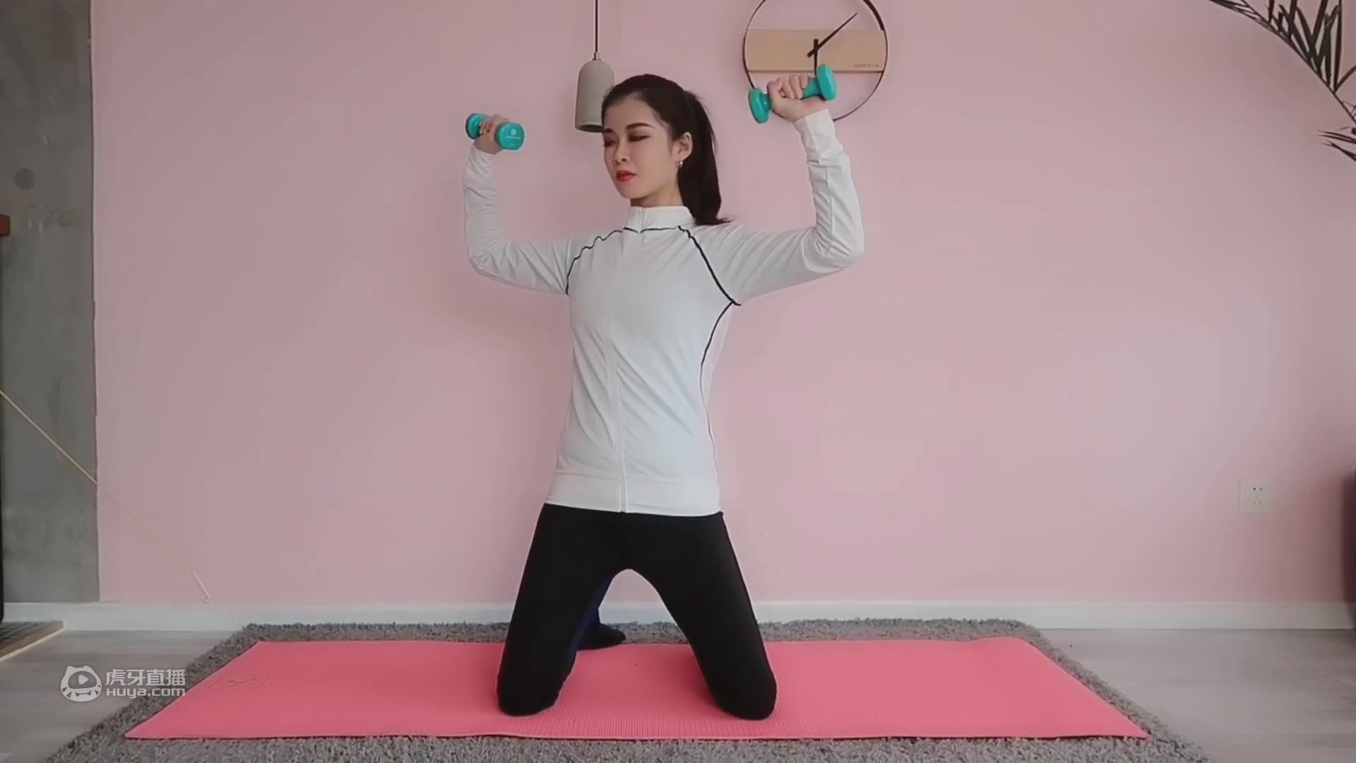 拉伸肌肉，放松肌肉修长线条