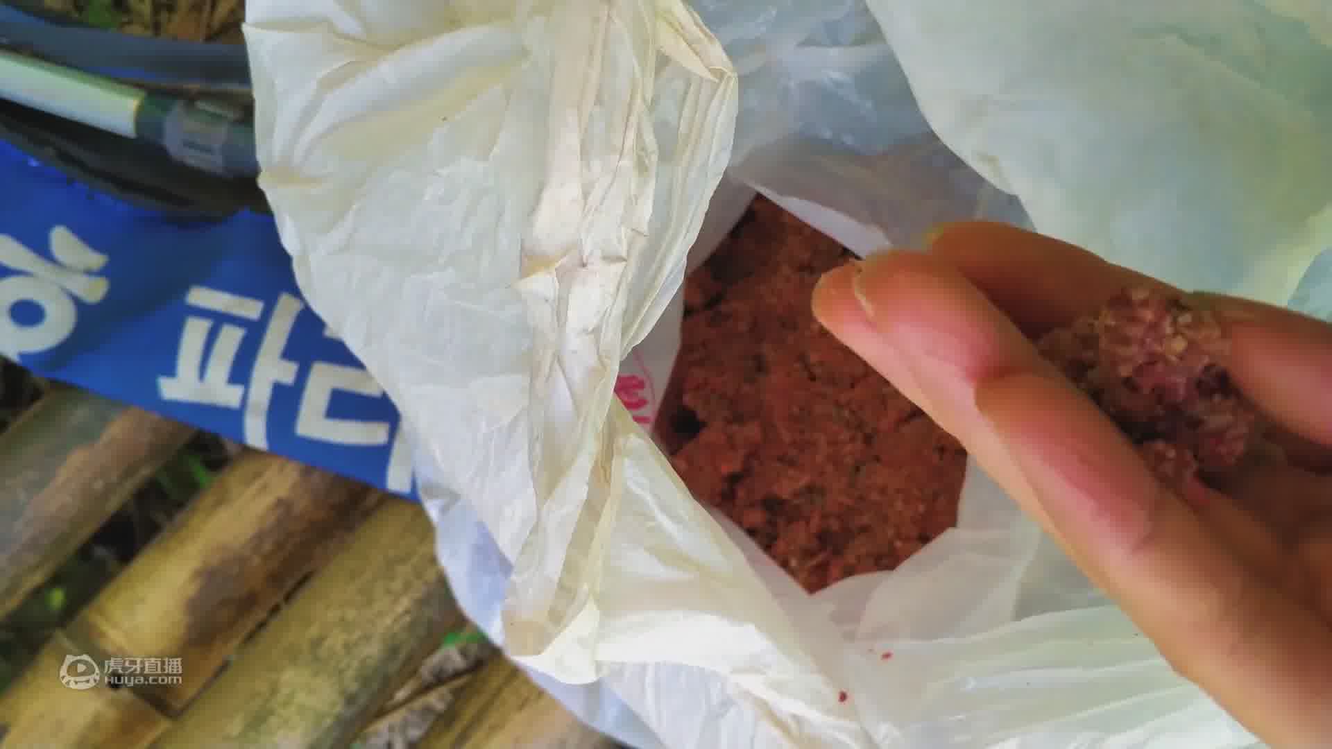 农村大妹子钓鱼老是空军，钓了几十年鱼的老爷爷教了个绝招