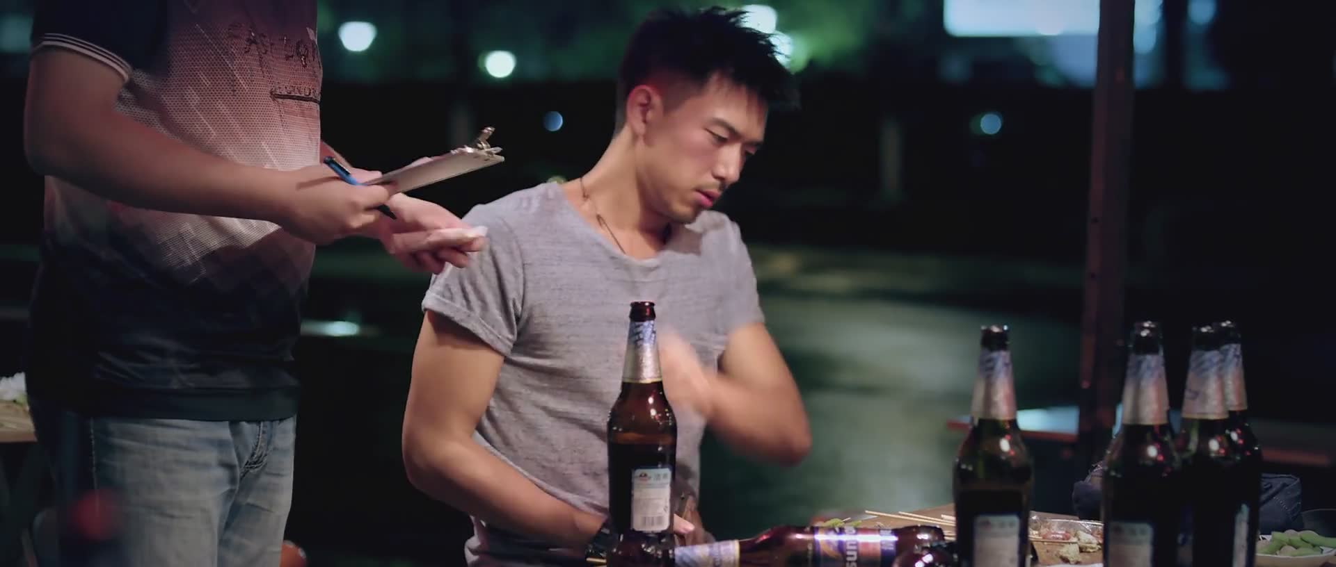 睡在我上铺的兄弟