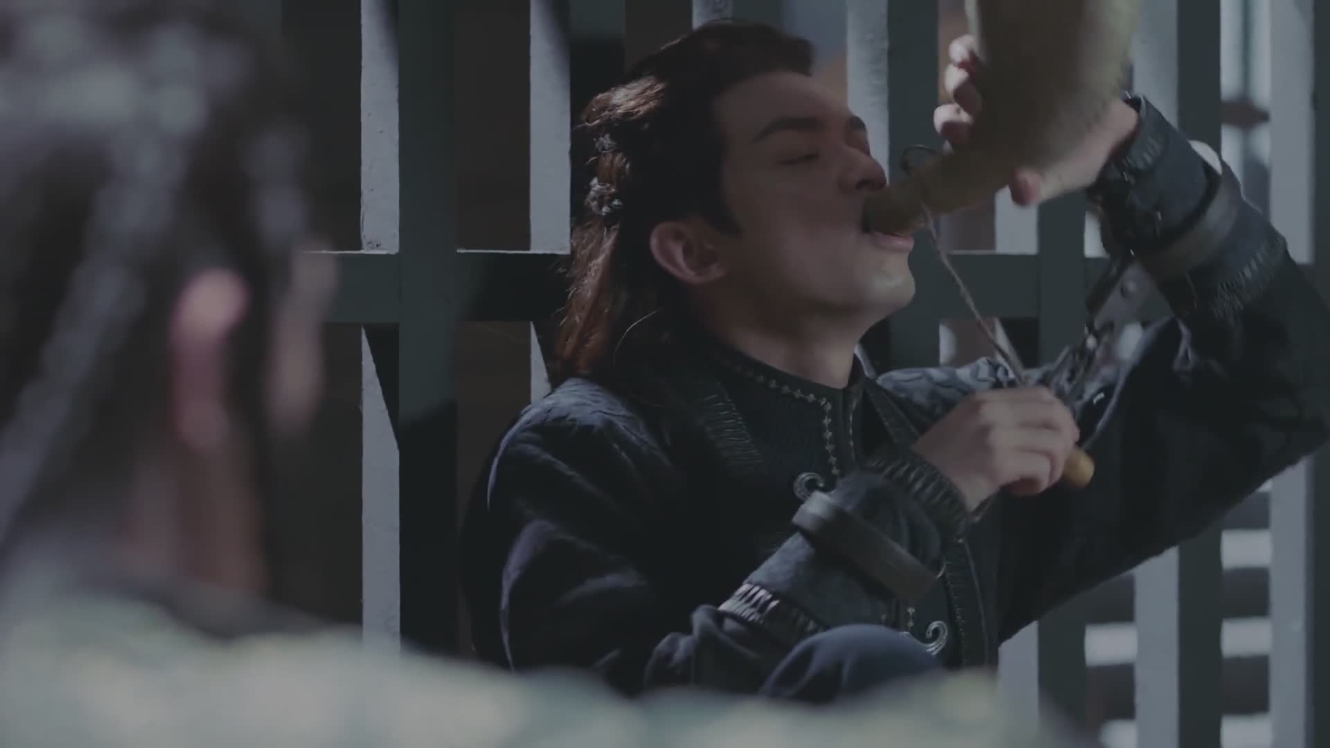 关山万里路 拔剑起长歌